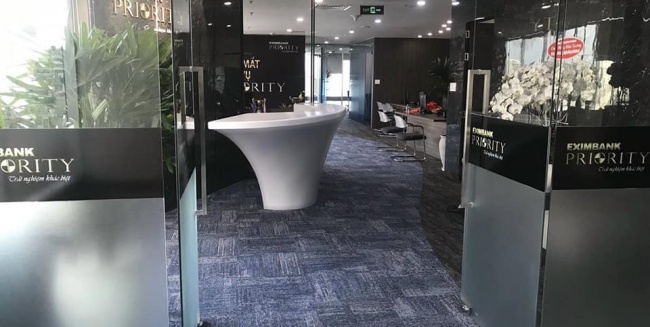 Cách trang trí quầy lễ tân